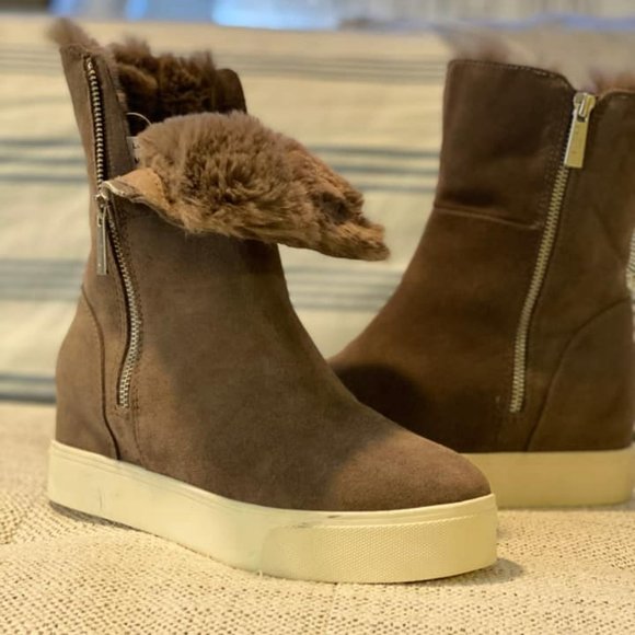Tan and Brown Ankle Boots with Cozy Fur Lining - Picture 1 of 4